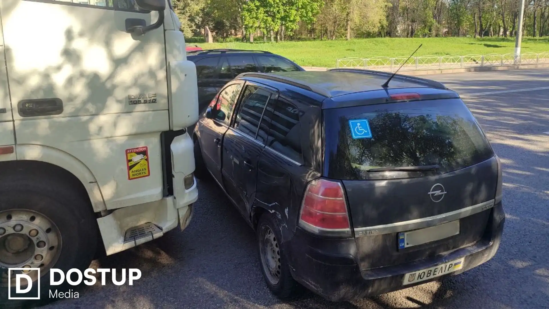 На Вокзальній у Кропивницькому сталася ДТП за участі вантажівки