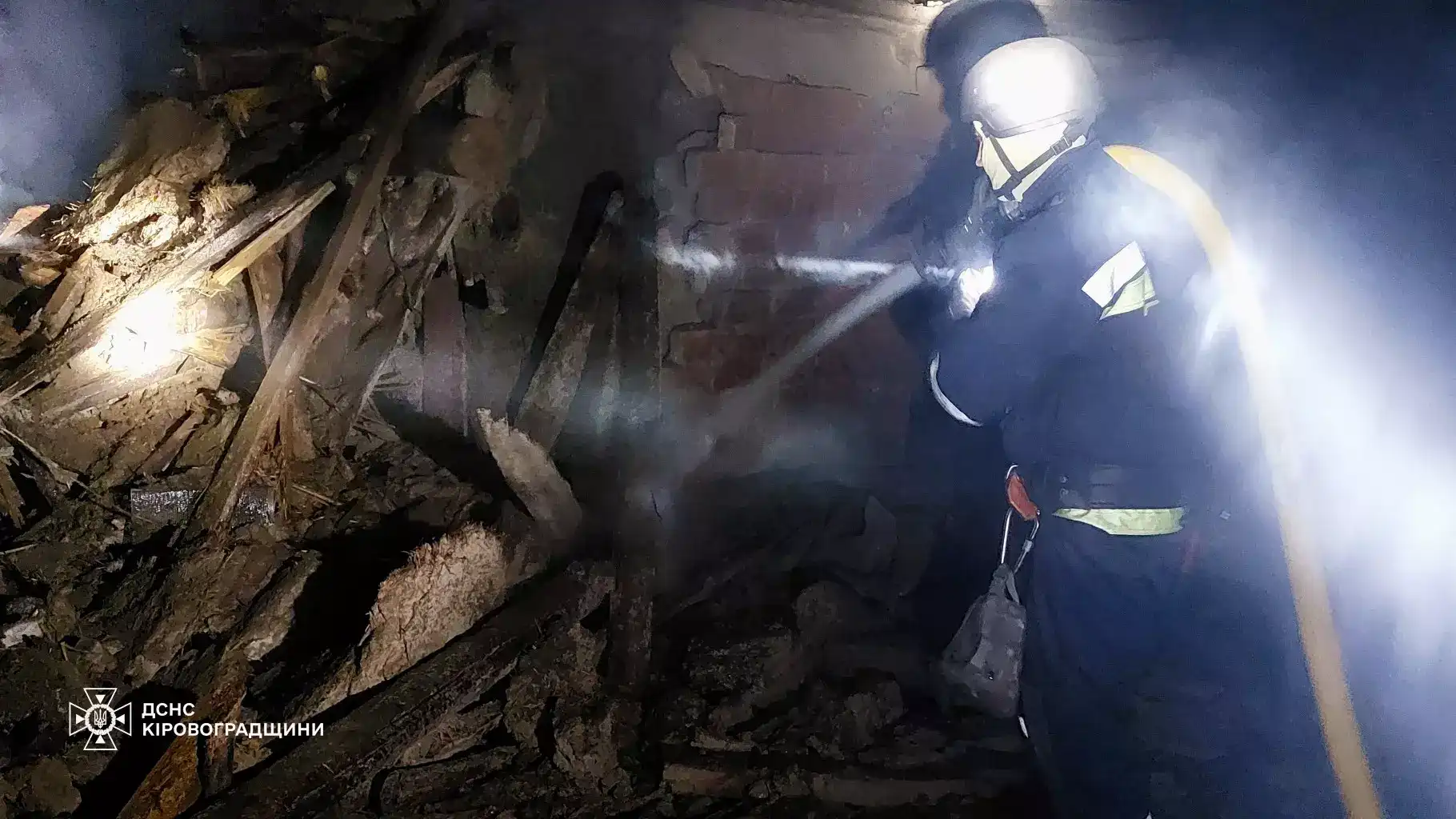 У Великовисківській громаді на Кіровоградщині внаслідок російської атаки дронами пошкоджено 16 житлових будинків. Постраждалих немає.