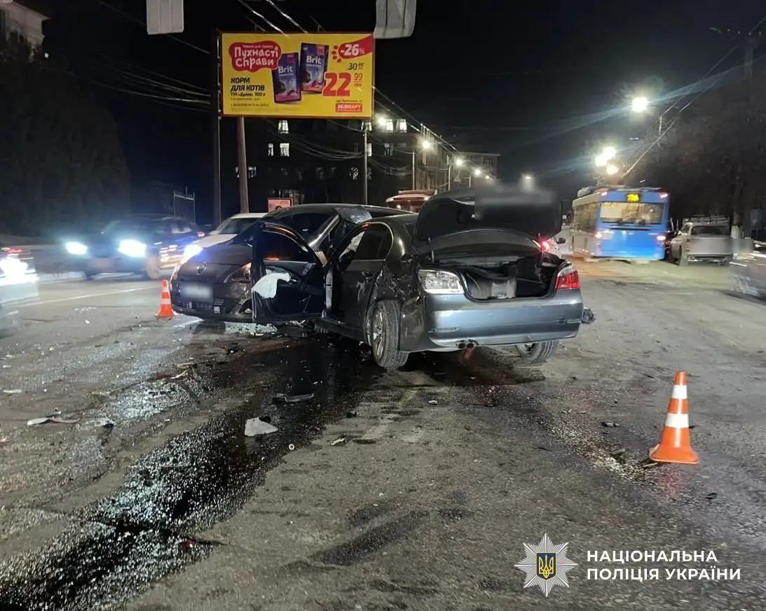 Потрійна ДТП сталася у Кропивницькому: трьох постраждалих госпіталізували в лікарню