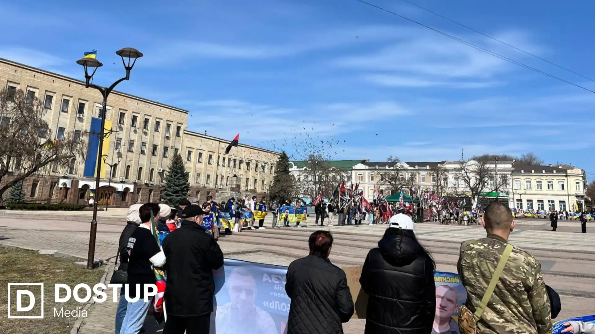 До акції у Кропивницькому на підтримку полонених і зниклих безвісти долучилися люди з різних міст України