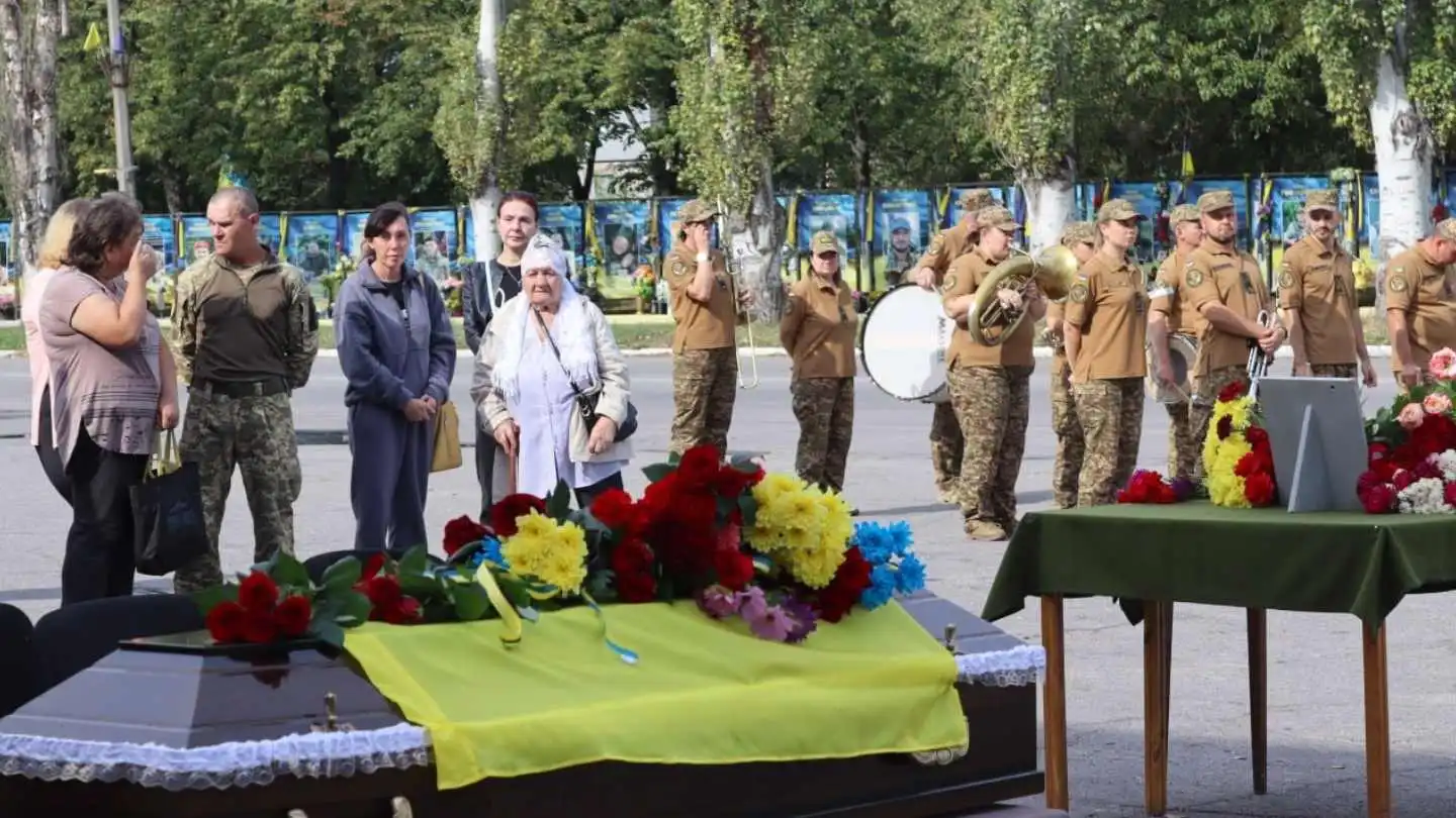 Загинув на Покровському напрямку:  у Світловодську попрощалися з військовим Андрієм Макеєм