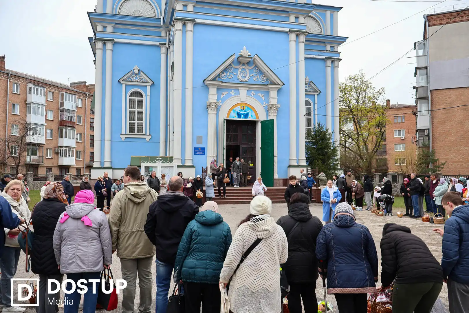 У Кропивницькому освячують великодні кошики (ФОТОРЕПОРТАЖ)
