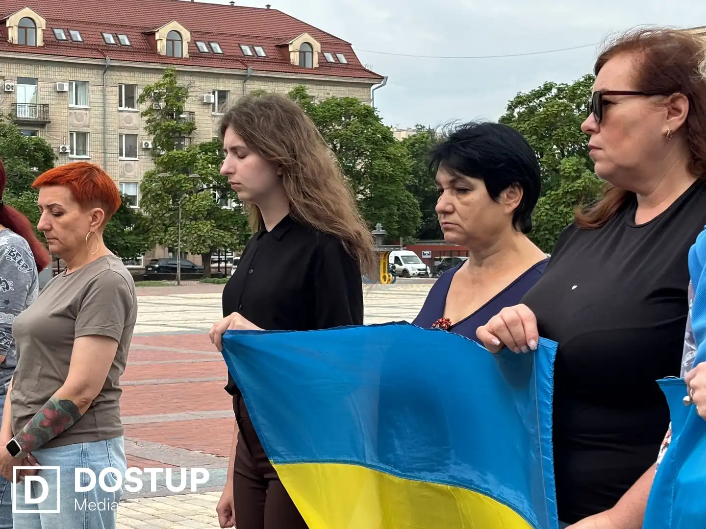 На площі Героїв Майдану кропивничани зустріли колону кортежу прощання з військовими
