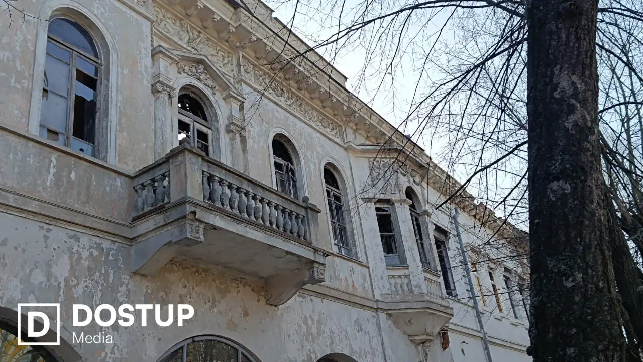 Зруйнована будівля у центрі Кропивницького