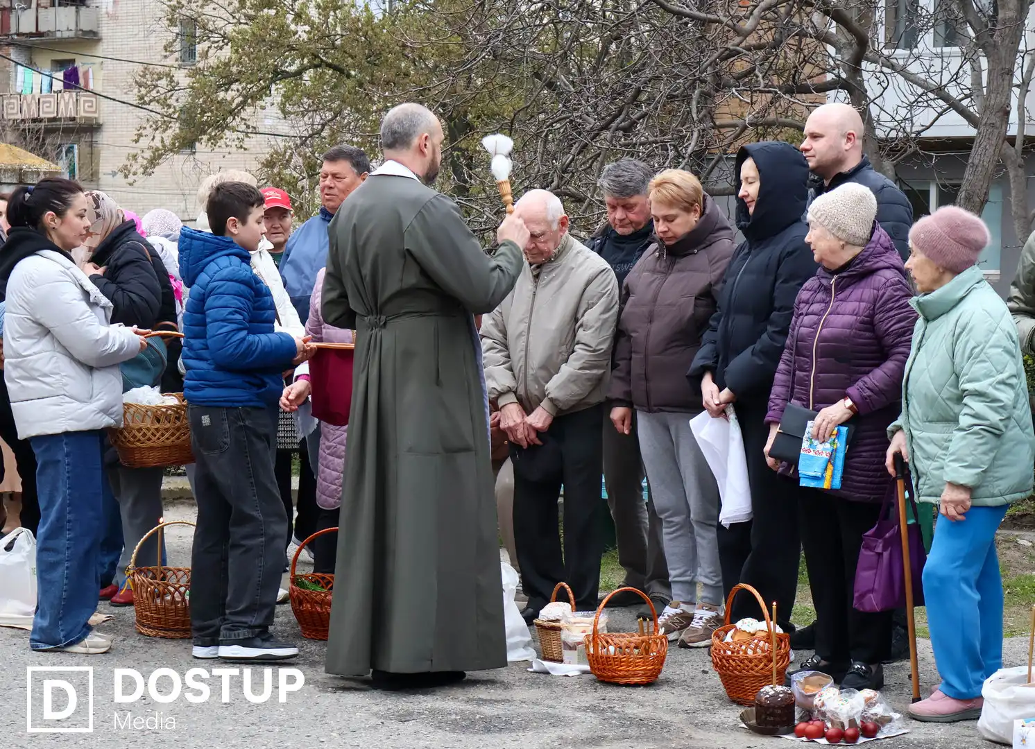 У Кропивницькому освячують великодні кошики (ФОТОРЕПОРТАЖ)
