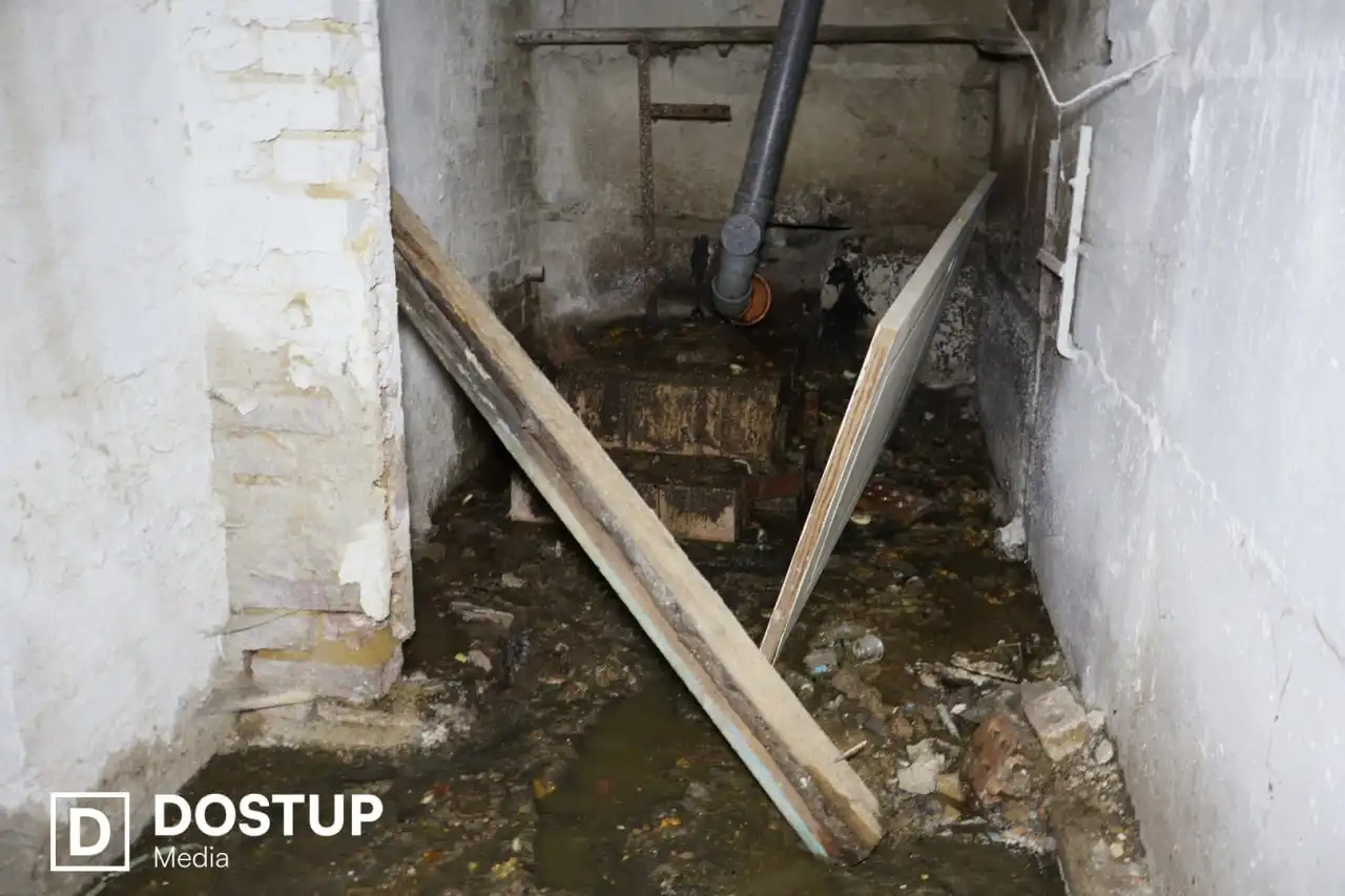 Затоплює каналізацією підвал будинку на Полтавській у Кропивницькому: що кажуть жителі та ЖЕО