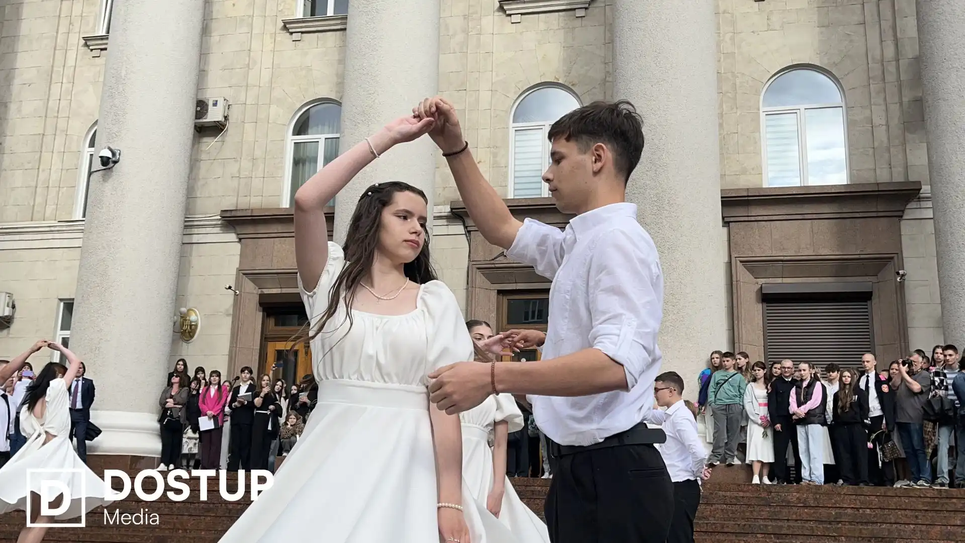 Фестиваль випускних вальсів відбувся у Кропивницькому (ФОТО)