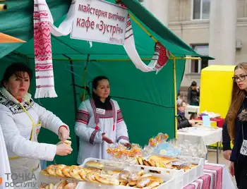 За зниженими цінами: у Кропивницькому триває Великодній ярмарок  (ФОТО) фото 1