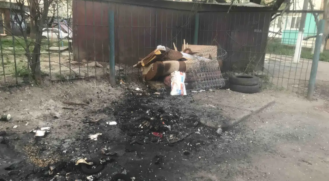 згоріли сміттєві контейнери у Кропивницькому