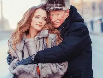 85-річний Краско разом з 25-річною дружиною знявся в романтичній фотосесії фото 1